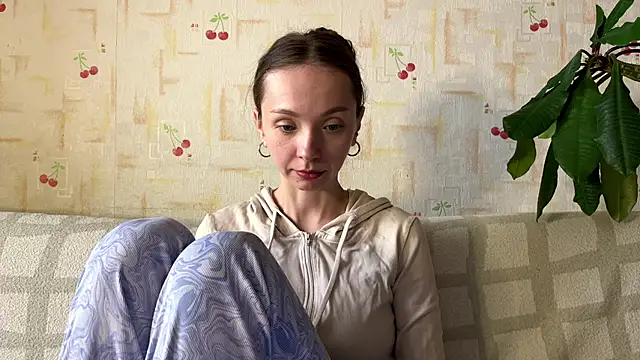 AdriannaBill online show from 04/29/26, 04:33