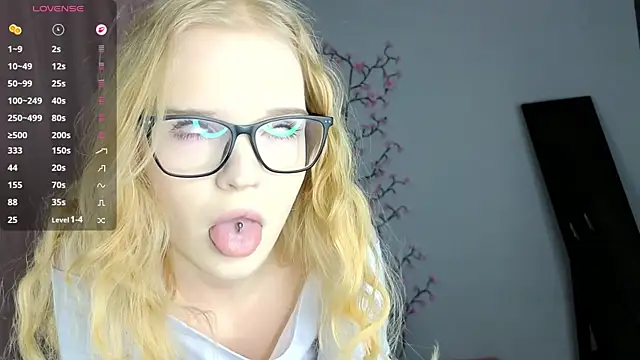 RoseeFairy online show from 04/17/26, 06:44