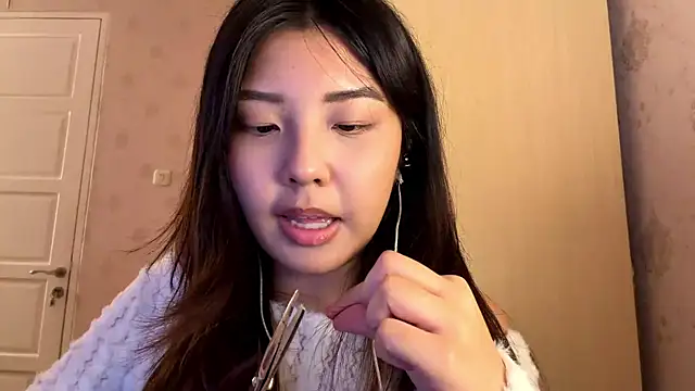 MinnaHannaman online show from 04/16/26, 08:37