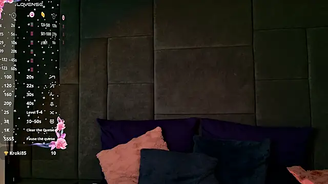 Littly white online show from 04/15/26, 07:58