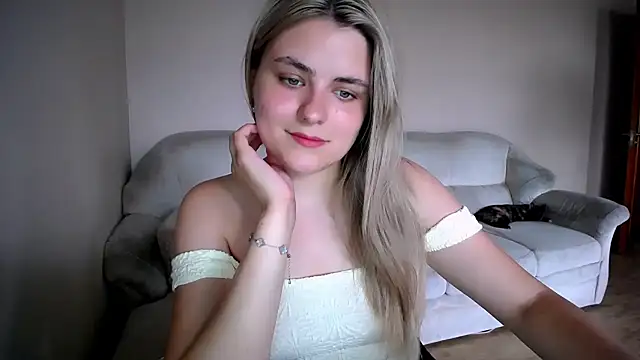Snapshot of _shy_sabrina__ chatting on 06/23/26, 12:47 shy sabrina online show from 06/23/26, 12:47
