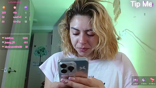 Snapshot of aprildumont chatting on 07/03/26, 11:06 aprildumont online show from 07/03/26, 11:06