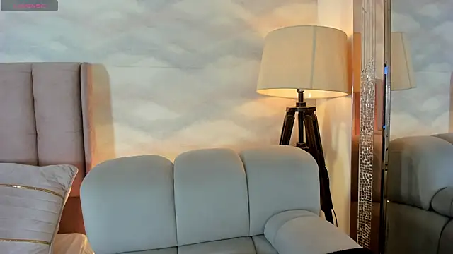 im miaadoll online show from 04/21/26, 12:56