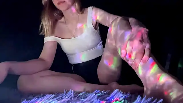 Skinny girl  online show from 04/16/26, 09:39