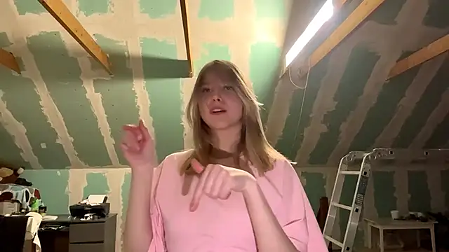 Skinny girl  online show from 04/21/26, 06:58