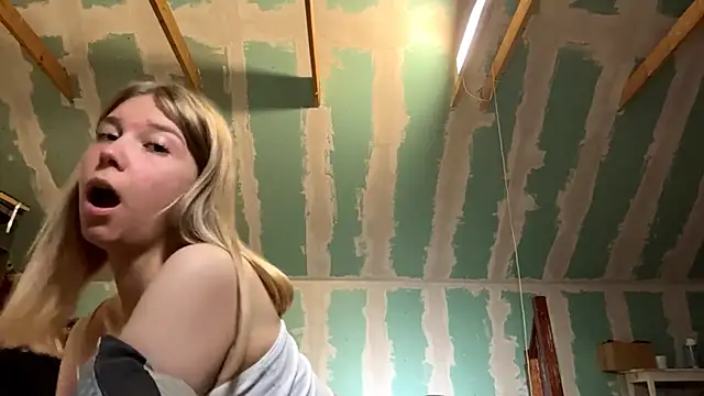 Skinny girl  online show from 05/04/26, 07:28
