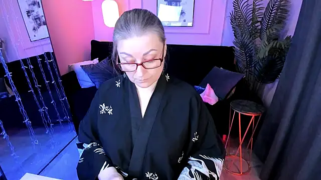 Snapshot of Alexandra_Kind chatting on 04/15/26, 08:42 Alexandra Kind online show from 04/15/26, 08:42