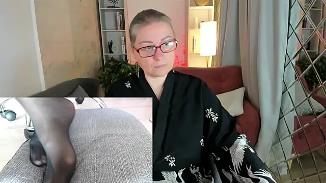 Snapshot of Alexandra_Kind chatting on 05/05/26, 01:58 Alexandra Kind online show from 05/05/26, 01:58