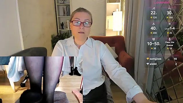 Snapshot of Alexandra_Kind chatting on 06/18/26, 08:47 Alexandra Kind online show from 06/18/26, 08:47