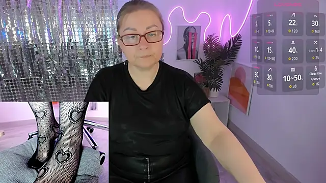 Snapshot of Alexandra_Kind chatting on 05/22/26, 01:42 Alexandra Kind online show from 05/22/26, 01:42