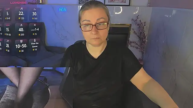Snapshot of Alexandra_Kind chatting on 04/21/26, 08:48 Alexandra Kind online show from 04/21/26, 08:48