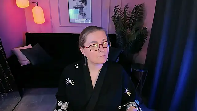 Alexandra Kind online show from 04/15/26, 12:05