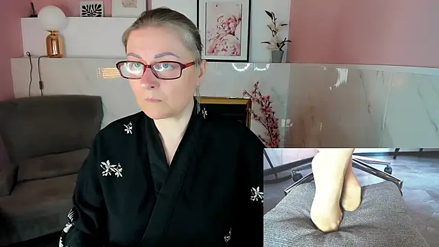 Snapshot of Alexandra_Kind chatting on 05/19/26, 01:51 Alexandra Kind online show from 05/19/26, 01:51