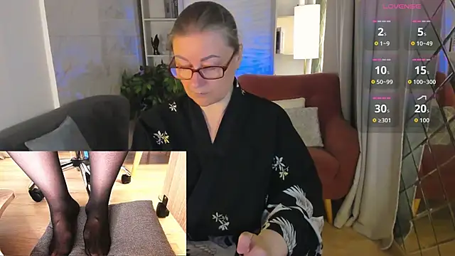 Snapshot of Alexandra_Kind chatting on 05/30/26, 08:47 Alexandra Kind online show from 05/30/26, 08:47