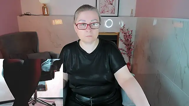 Snapshot of Alexandra_Kind chatting on 05/01/26, 01:27 Alexandra Kind online show from 05/01/26, 01:27