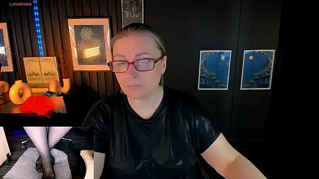Snapshot of Alexandra_Kind chatting on 05/10/26, 08:54 Alexandra Kind online show from 05/10/26, 08:54