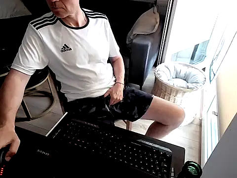 KoneserZmyslow online show from 07/11/26, 05:57