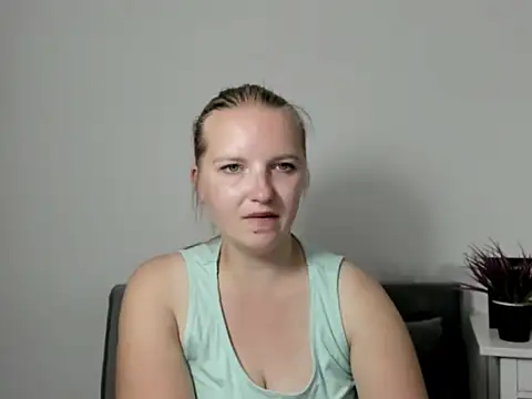 Snapshot of RoseTeacherX chatting on 06/12/26, 05:21 RoseTeacherX online show from 06/12/26, 05:21