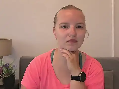 Snapshot of RoseTeacherX chatting on 06/24/26, 07:40 RoseTeacherX online show from 06/24/26, 07:40
