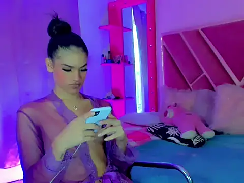 Snapshot of Dollcute_ chatting on 07/16/26, 06:16 Dollcute online show from 07/16/26, 06:16