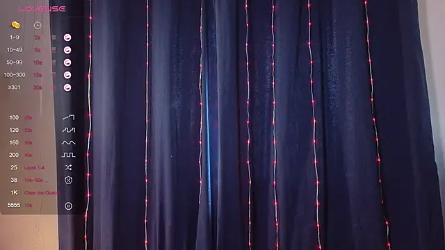 elfieeva1 online show from 04/15/26, 09:48