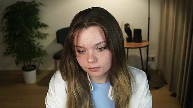 Snapshot of MarloEinck chatting on 04/15/26, 05:39 MarloEinck online show from 04/15/26, 05:39