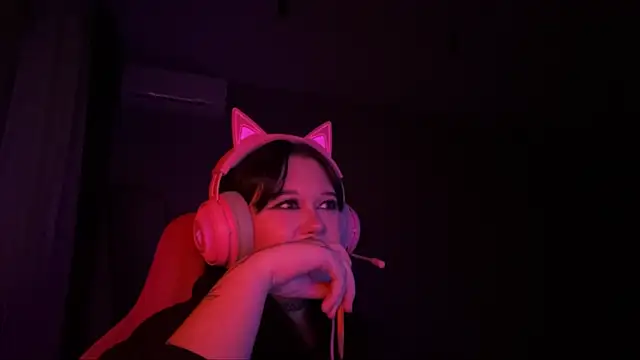 Alinalovelove online show from 04/15/26, 07:58