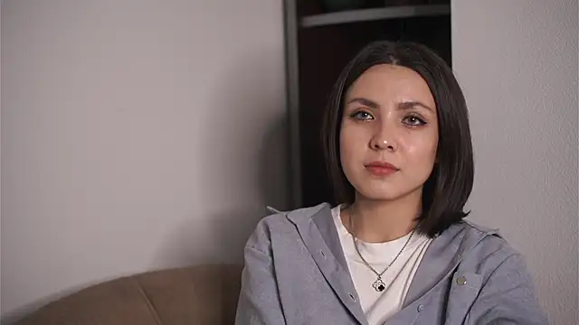 ElviraGounder online show from 04/18/26, 04:53