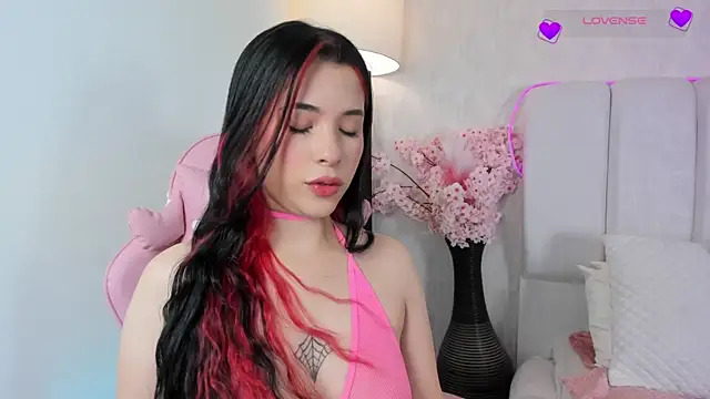 imnikaa  online show from 05/22/26, 10:41