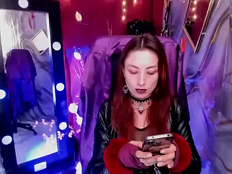 Queenscarlettsecret online show from 05/07/26, 04:32