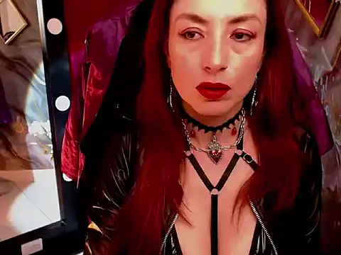 Queenscarlettsecret online show from 05/27/26, 01:51