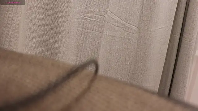 ellyellow online show from 04/16/26, 08:53