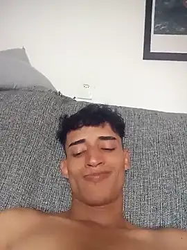 LatinBoy10 online show from 04/14/26, 08:25