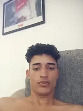 LatinBoy10 online show from 04/15/26, 11:49