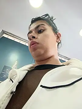 Snapshot of SOFIA-11_ chatting on 06/11/26, 12:46 SOFIA-11 online show from 06/11/26, 12:46