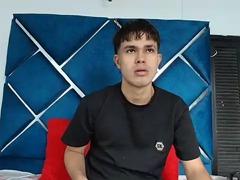 EdwinBoys online show from 05/05/26, 01:14