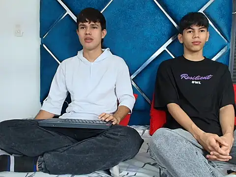 EdwinBoys online show from 04/30/26, 01:18