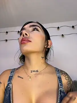 milasantana  online show from 07/12/26, 03:02