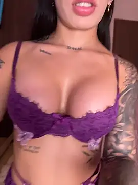 Snapshot of milasantana_ chatting on 05/10/26, 10:33 milasantana online show from 05/10/26, 10:33