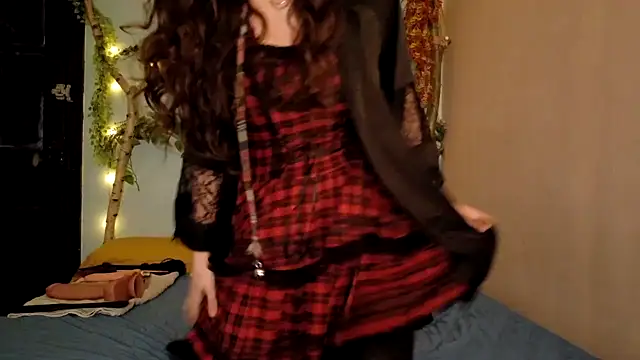 Snapshot of missclochette chatting on 05/18/26, 06:34 missclochette online show from 05/18/26, 06:34
