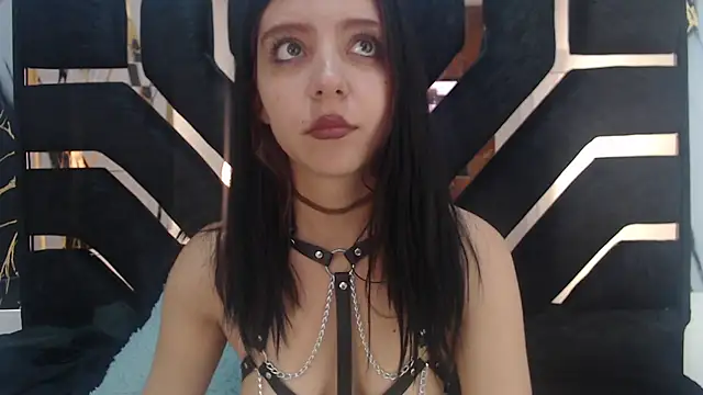 Snapshot of amberblackcs01 chatting on 05/16/26, 04:39 amberblackcs01 online show from 05/16/26, 04:39
