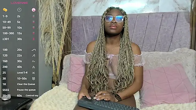 Snapshot of Candy_Williamss chatting on 04/29/26, 07:53 Candy Williamss online show from 04/29/26, 07:53