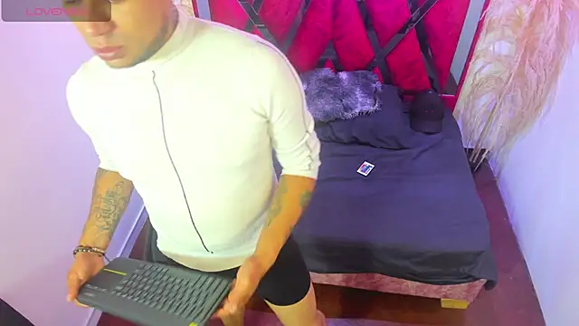 Nickk 21  online show from 04/24/26, 01:02