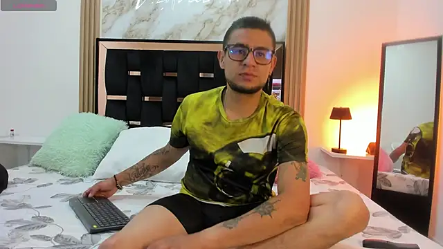 Nickk 21  online show from 05/04/26, 01:47