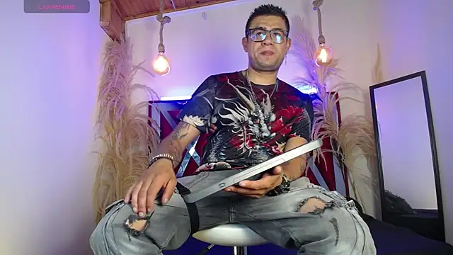 Nickk 21  online show from 05/13/26, 01:51