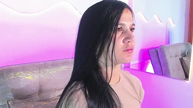 Snapshot of MiaMalcova__ chatting on 04/18/26, 08:53 MiaMalcova online show from 04/18/26, 08:53