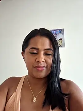 Snapshot of Ayla_Phone chatting on 04/15/26, 07:18 Ayla Phone online show from 04/15/26, 07:18