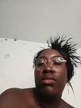 Snapshot of KaleaEbony chatting on 04/26/26, 04:32 KaleaEbony online show from 04/26/26, 04:32