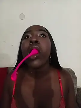 Snapshot of KaleaEbony chatting on 04/16/26, 04:02 KaleaEbony online show from 04/16/26, 04:02