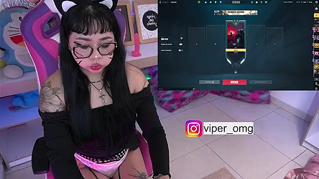 Snapshot of MakiGG_ chatting on 04/28/26, 11:53 MakiGG online show from 04/28/26, 11:53